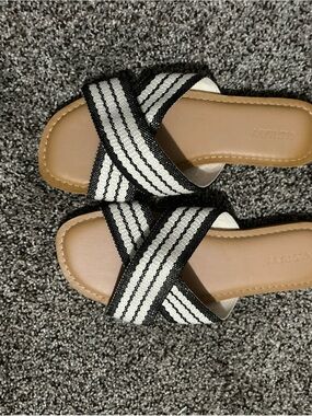 Old Navy Black & White Striped Crossover Slide Sandals